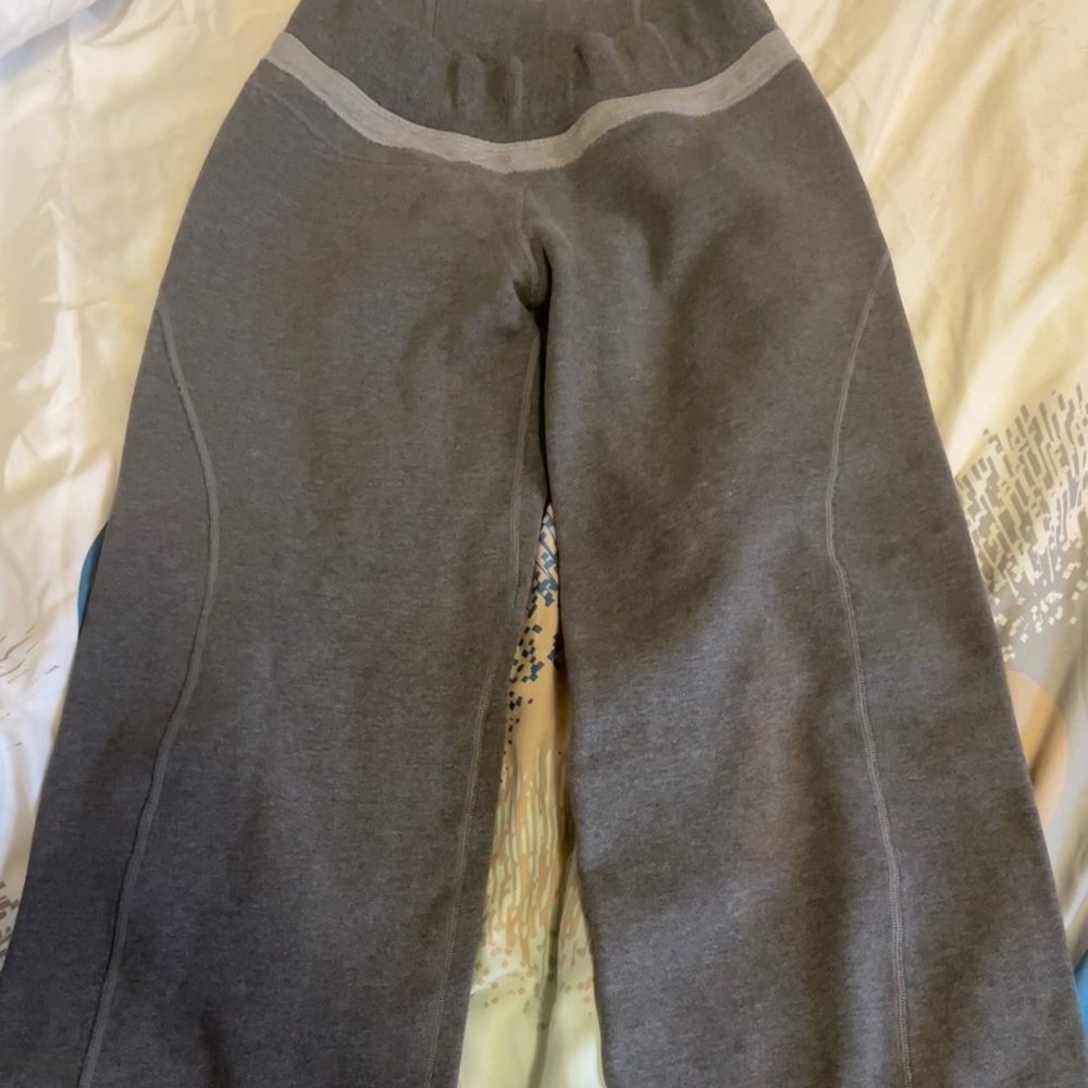 Lululemon sweatpants - size 4?
